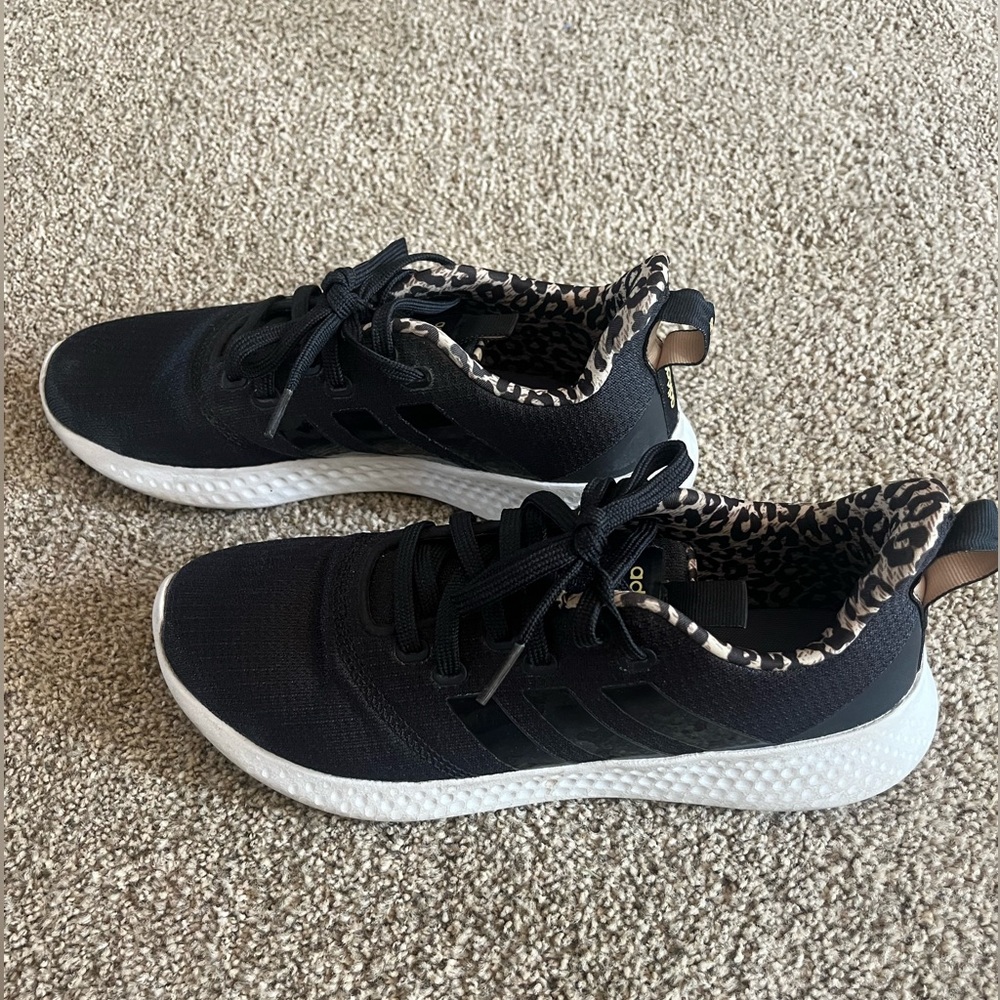 Adidas Cloudfoam Women’s Black Cheetah Print Sneakers- size 9.5